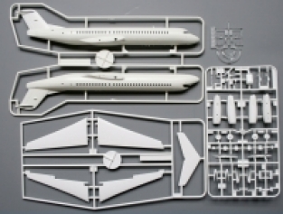 REV04258  FOKKER 100